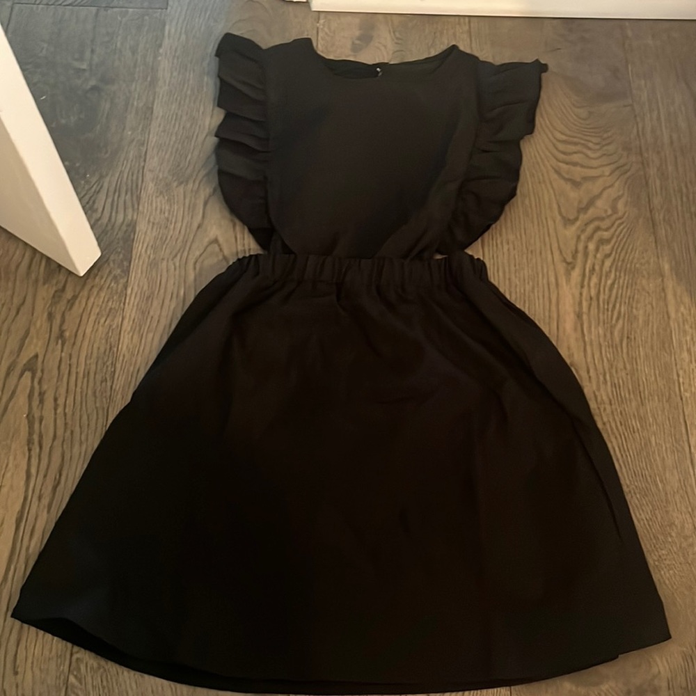 Black Children’s Large keyhole dress.